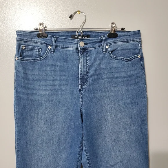 Bandolino Mandie Classic Blue Straight Leg Women's Jeans - Picture 2 of 9